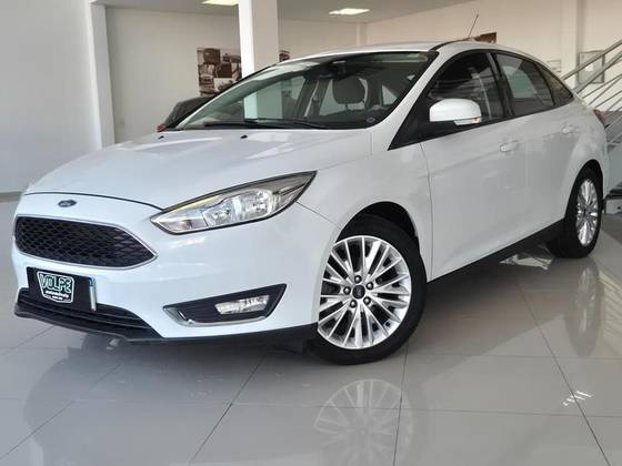 FORD FOCUS 2.0 SE FASTBACK 16V FLEX 4P POWERSHIFT